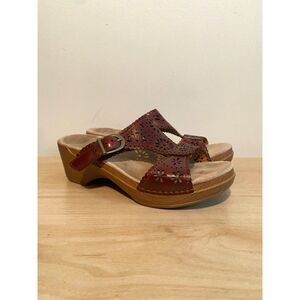 Dansko Brown Leather Floral Cutout Wedge Sandals Women’s Size 9